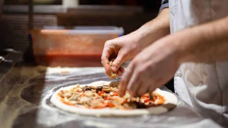 France : l’histoire peu commune d’un pizzaïolo algérien de 84 ans