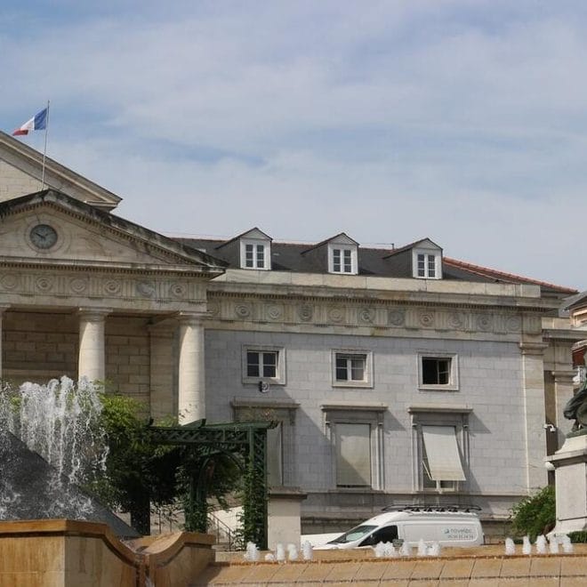 Sous OQTF après une erreur de sa préfecture, une Algérienne de France raconte son “humiliation”