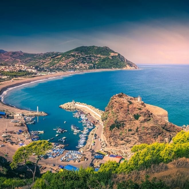 Une princesse européenne en voyage inédit en Algérie