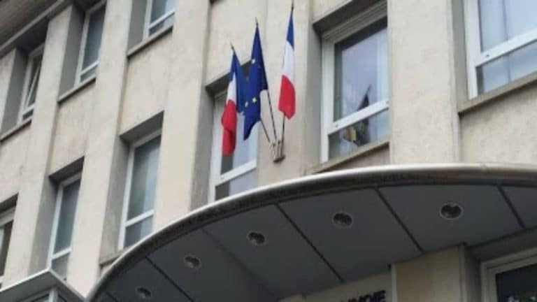 Titre de séjour : l’accord franco-algérien de 1968 « n’est pas nécessairement avantageux »