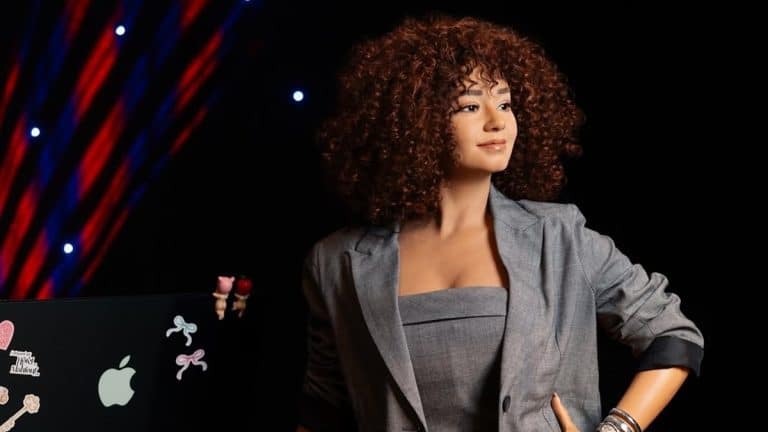 Une vidéaste franco-algérienne entre au musée Grévin à Paris