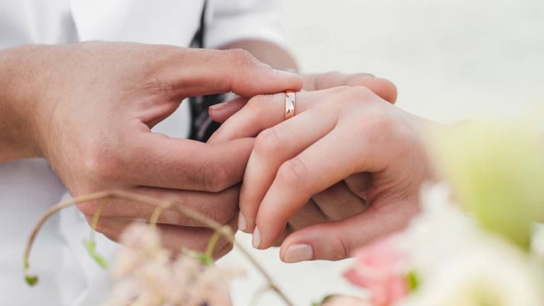 Le débat sur le célibat des Maghrébines de France fait rage sur les réseaux sociaux