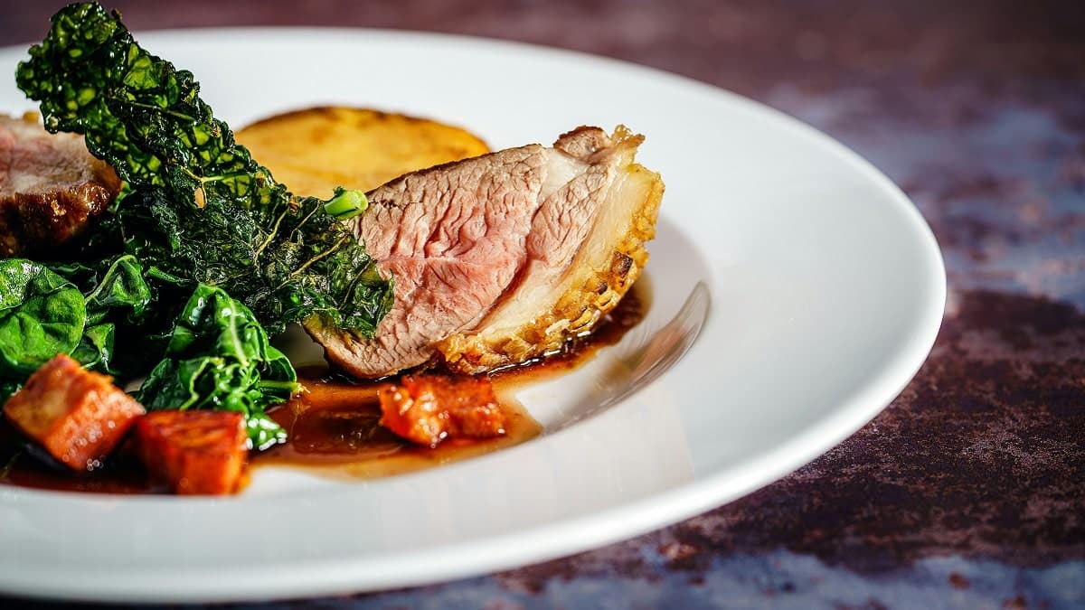 À 18 ans, un Algérien brille dans un concours gastronomique en France