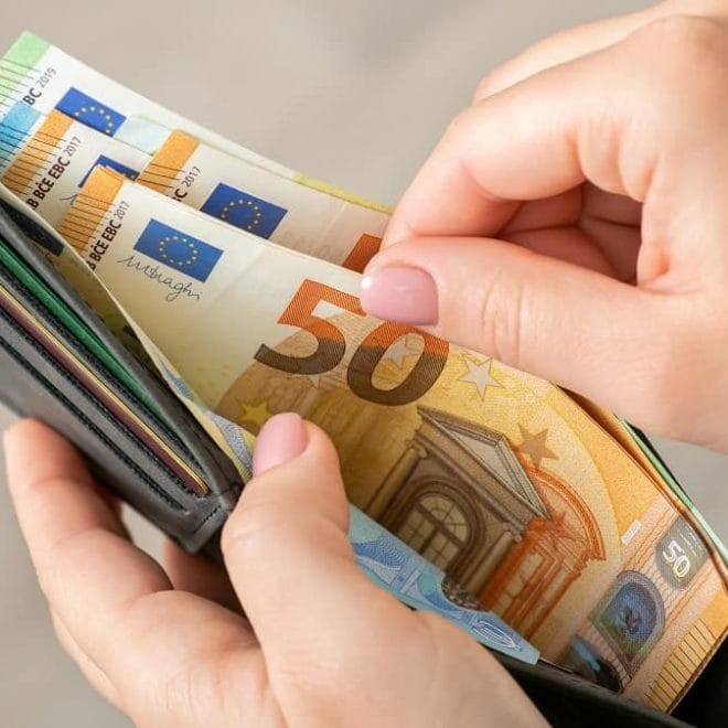 Dinar algérien : l’euro flambe à nouveau sur le marché noir