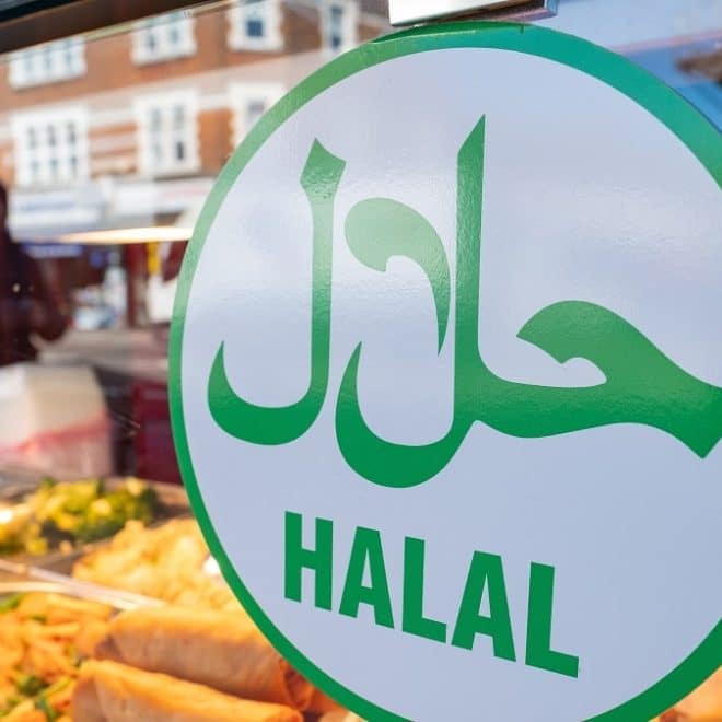 Viande Halal en France : une chaîne de supermarchés cible de fake news
