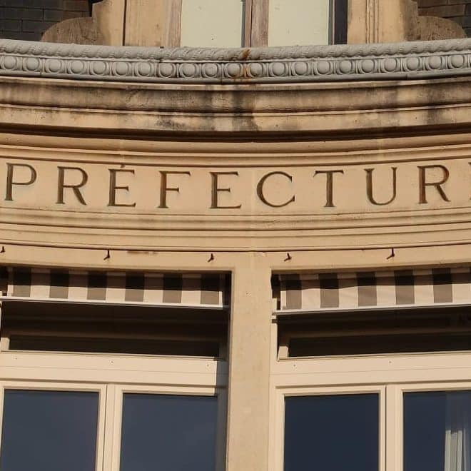 En France depuis 8 ans, une jeune algérienne reçoit une OQTF