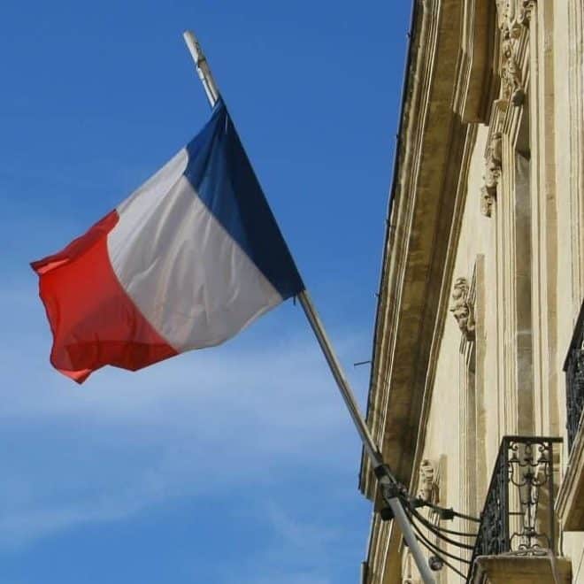 La galère d’une Algérienne de France pour renouveler son titre de séjour