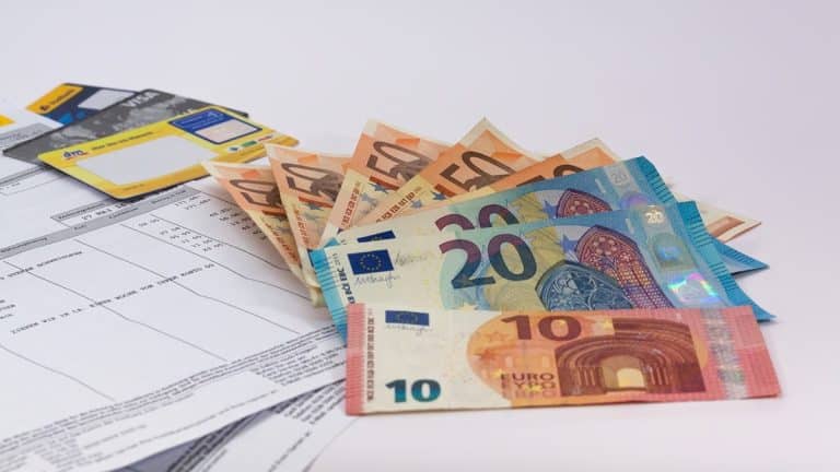 Devises et voyage en Algérie : cette solution méconnue pour la diaspora