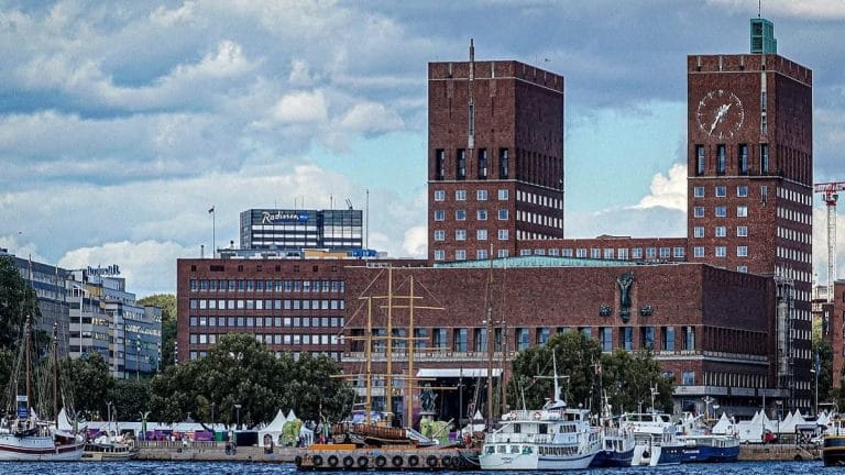 Regroupement familial : ce pays Schengen durcit ses critères de revenu