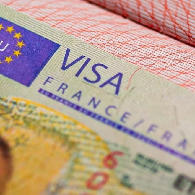 Privée de visa pour la France, une Algérienne de 8 ans risque de perdre sa jambe