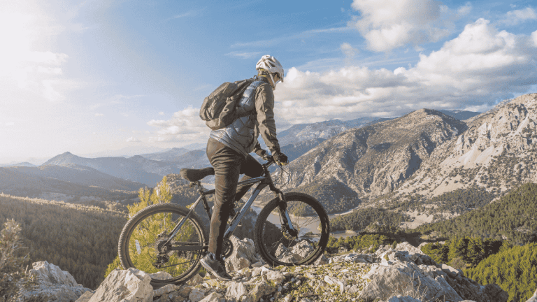 Cet Algéro-italien va traverser l’Himalaya en vélo