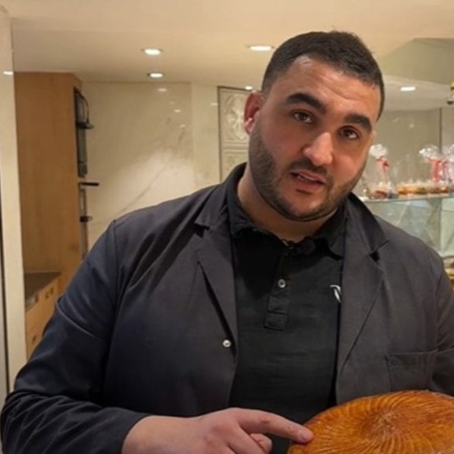 France : le pâtissier franco-algérien qui affole les réseaux sociaux