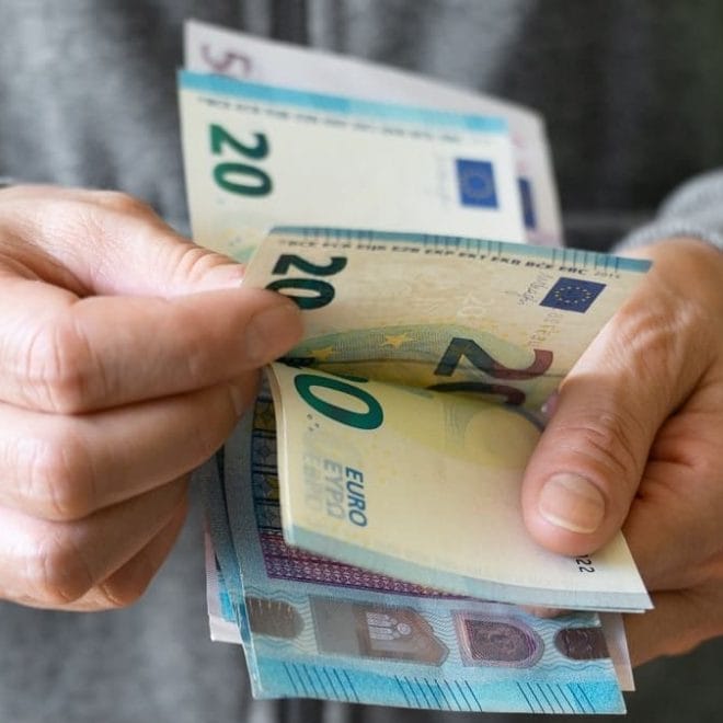 Dinar algérien : l’euro déjoue les pronostics