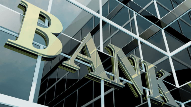 Une banque algérienne obtient une licence pour opérer en France et en Europe