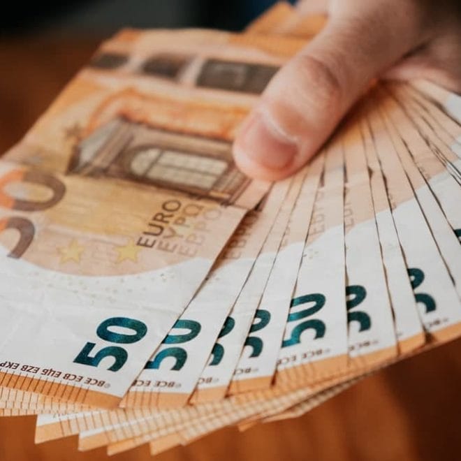 Dinar algérien : l’euro renoue avec la hausse, le dollar en baisse