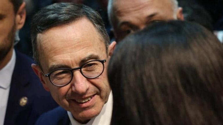 Passeport algérien pour sans-papiers en France : Retailleau crie au scandale