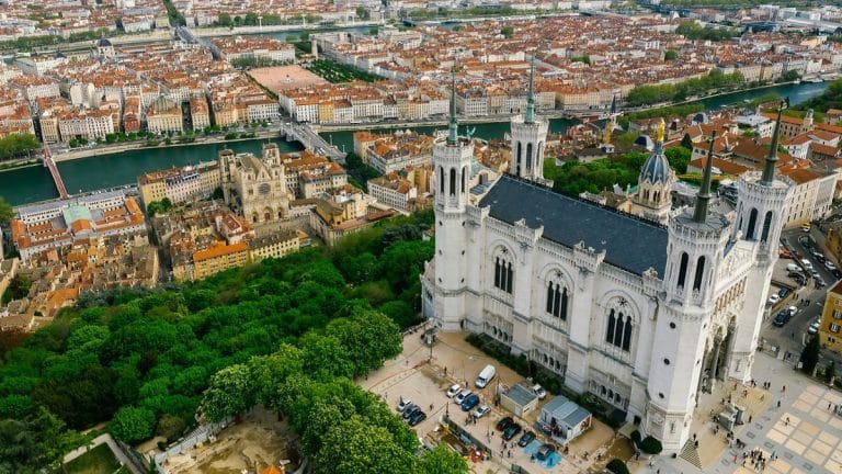 Une jeune Franco-Algérienne à l&rsquo;assaut de la mairie de Lyon