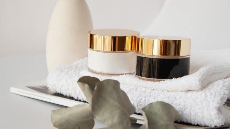 Fondateurs d’une marque de cosmétiques : un couple franco-algérien quitte la France pour l&rsquo;Algérie