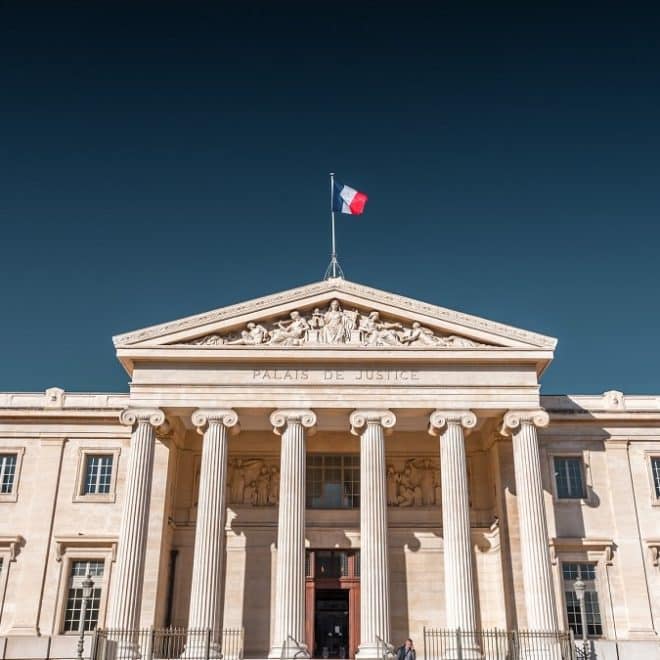 Une avocate franco-algérienne cible d’attaques en France