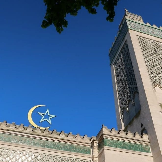 Attaque d’une mosquée en France : des peines avec sursis pour les auteurs