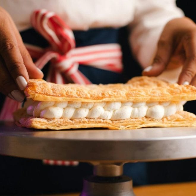 Une jeune pâtissière franco-algérienne se lance en Angleterre